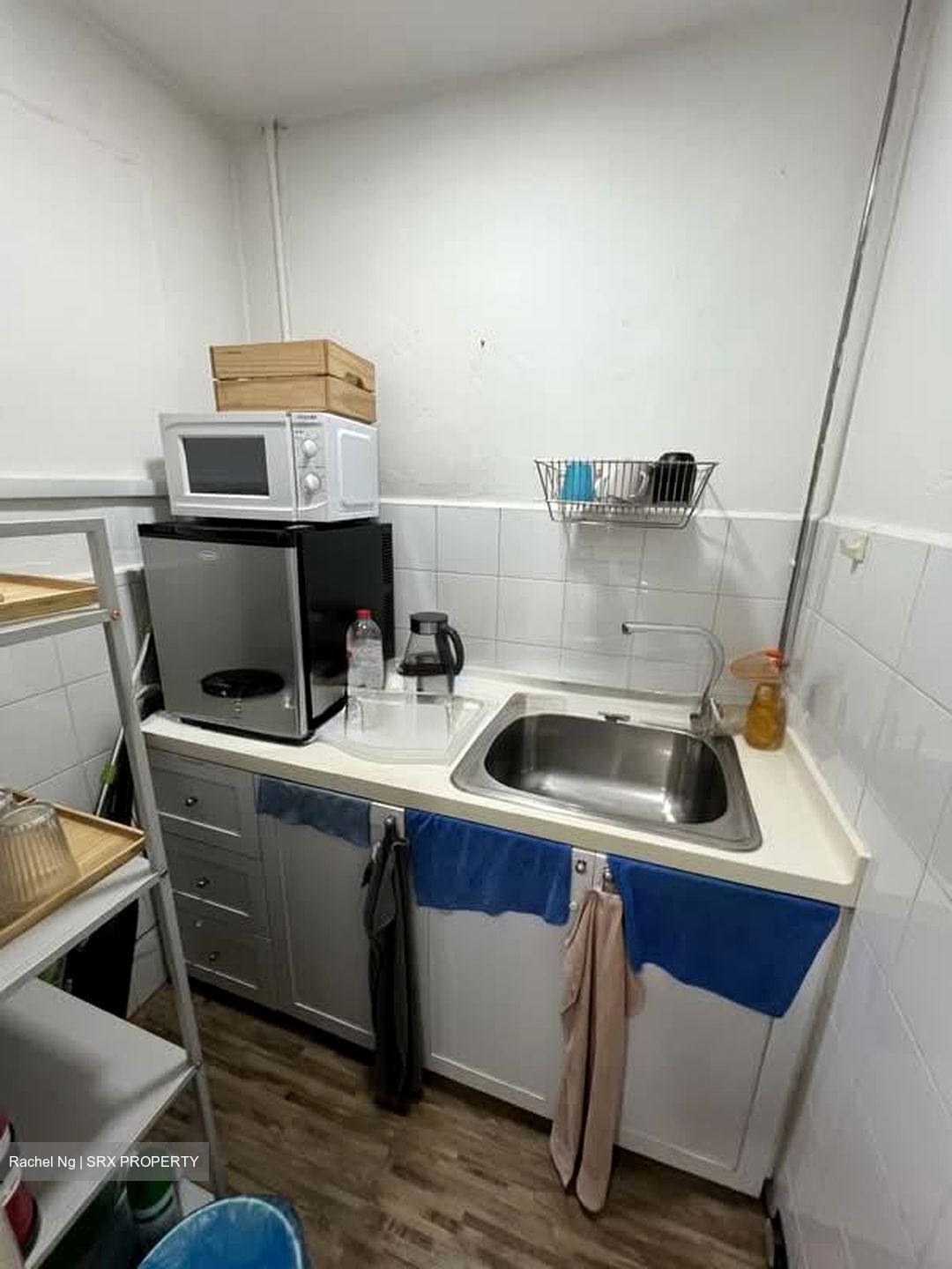 Goldhill Shopping Centre (D11), Retail #567994551